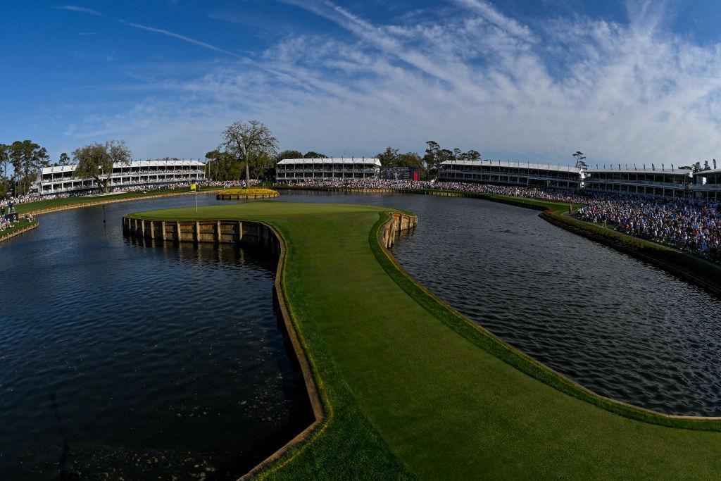 Your Lawn. Your Fairway. Discover your New Lawn Care Essentials.